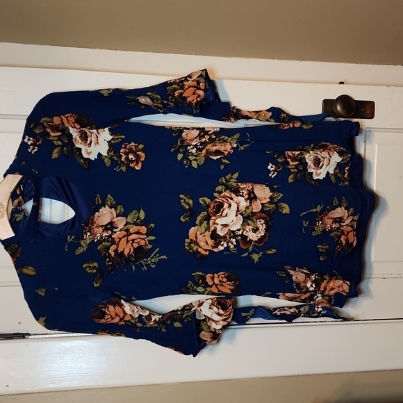 Blu pepper tunic‎ - Picture 1 of 6